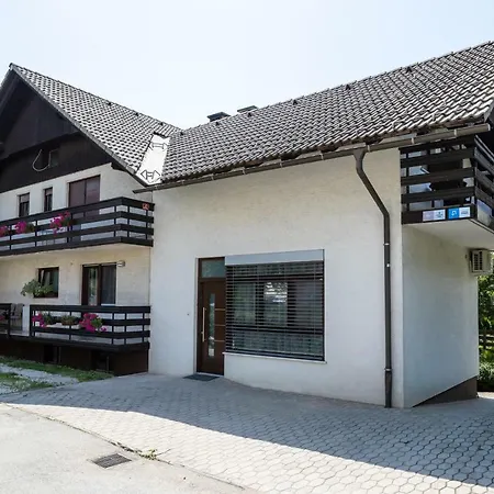 Apartma J.e.z. *